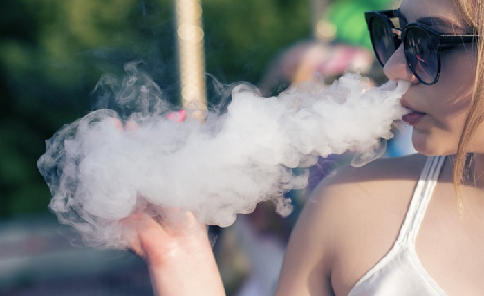 5 Benefits of Using a Dry Herb Vaporiser Over Smoking Weed